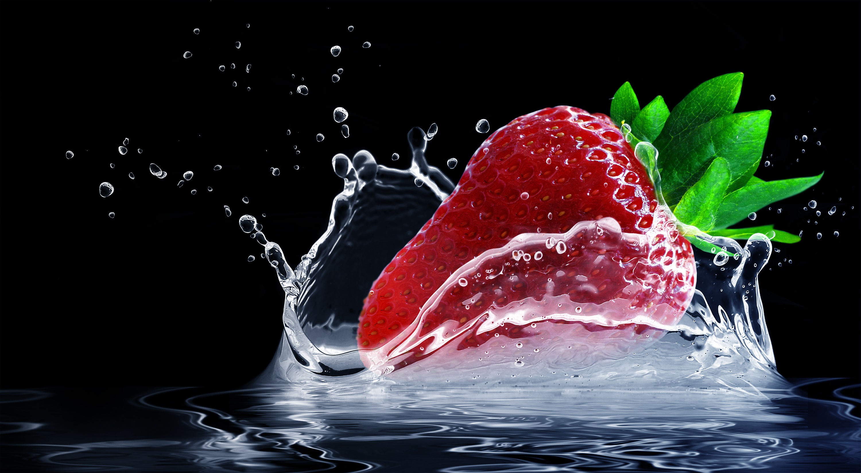strawberry-water-splashes-splash-drop-of-water-407040